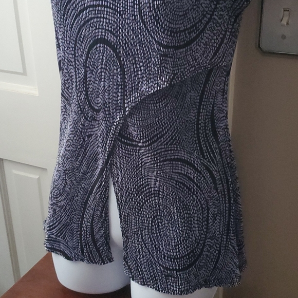 Connected black & gray split front top, size 4P - Picture 2 of 3